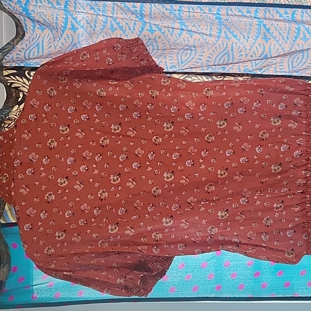 Lightweight Floral Ruffle Top - Picture 5 of 5